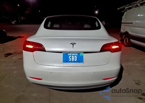 2020 Tesla Model 3 z USA, uszkodzony, nr VIN 745154